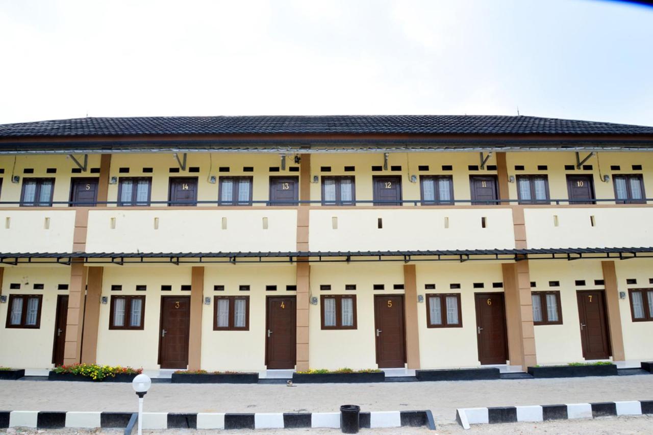Haura Syariah Home Stay Bandar Lampung Bagian luar foto